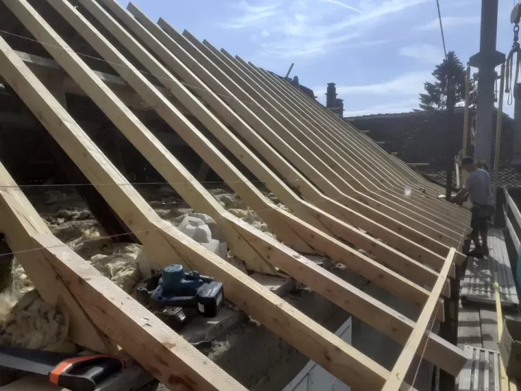 Rénovation de charpente au Avenières